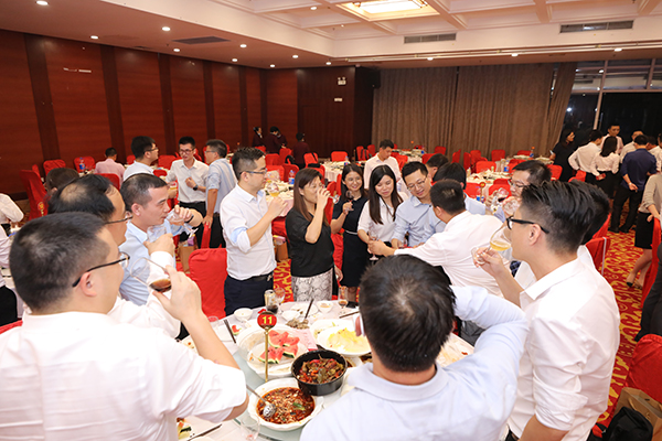 酒店开业庆典过程中策划方案是什么？